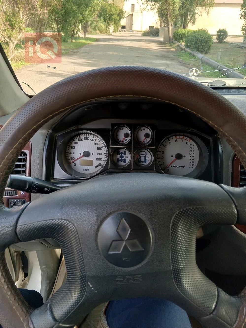 ميتسوبيشي باجيرو